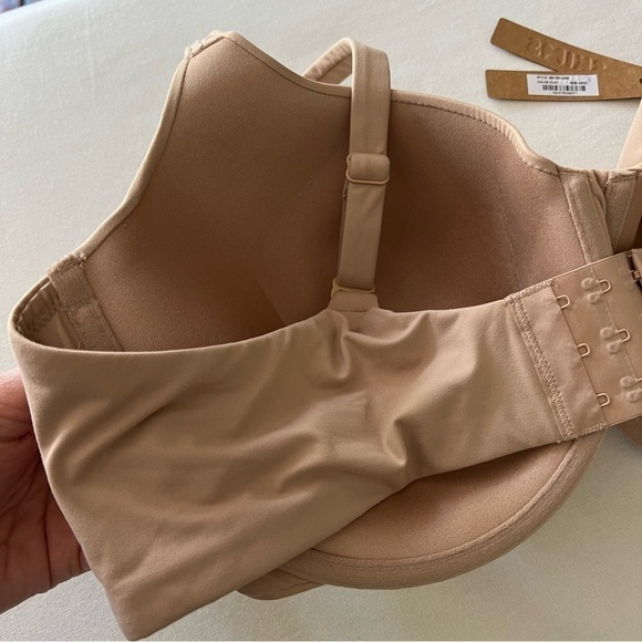 Skims Fits Everybody T-Shirt Bra in Clay - Picture 7 of 15